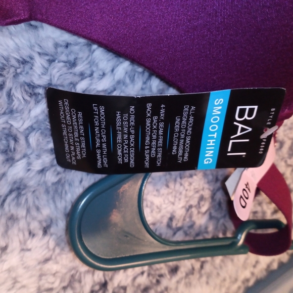 NWT! BALI Intimates Smoothing Bra - Picture 5 of 6